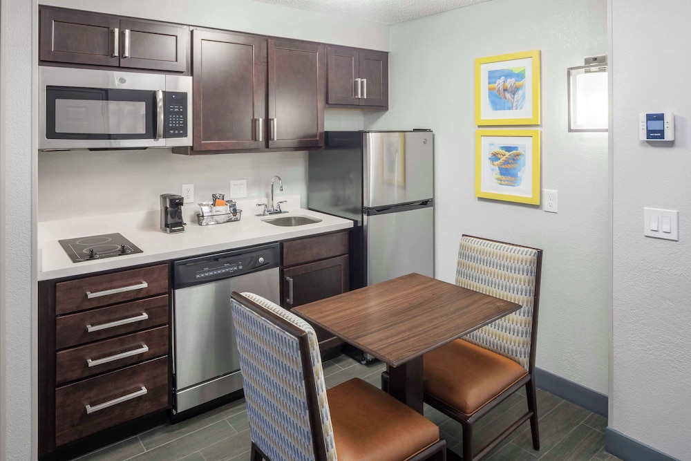 Hampton Inn & Suites Miami Doral Dolphin Mall - photo 22