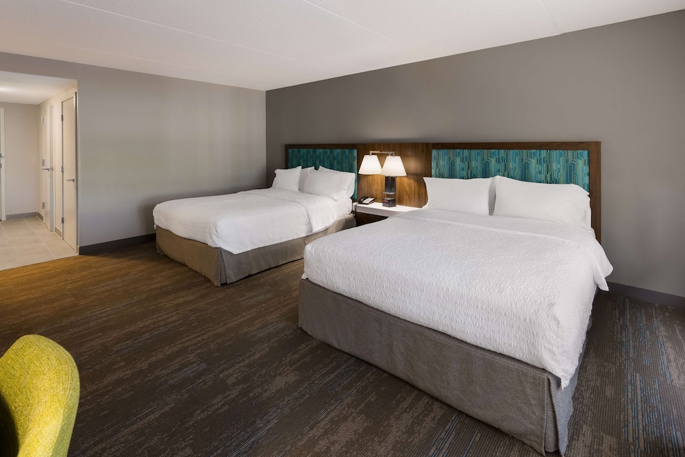Hampton Inn & Suites Fredericksburg at Celebrate Virginia - photo 28