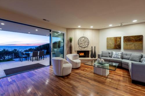 Unbeatable Location Steps to Moonlight Beach — Encinitas — photo 4
