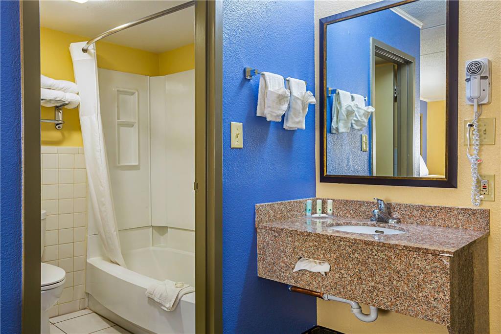 Quality Inn & Suites near Six Flags East - photo 22