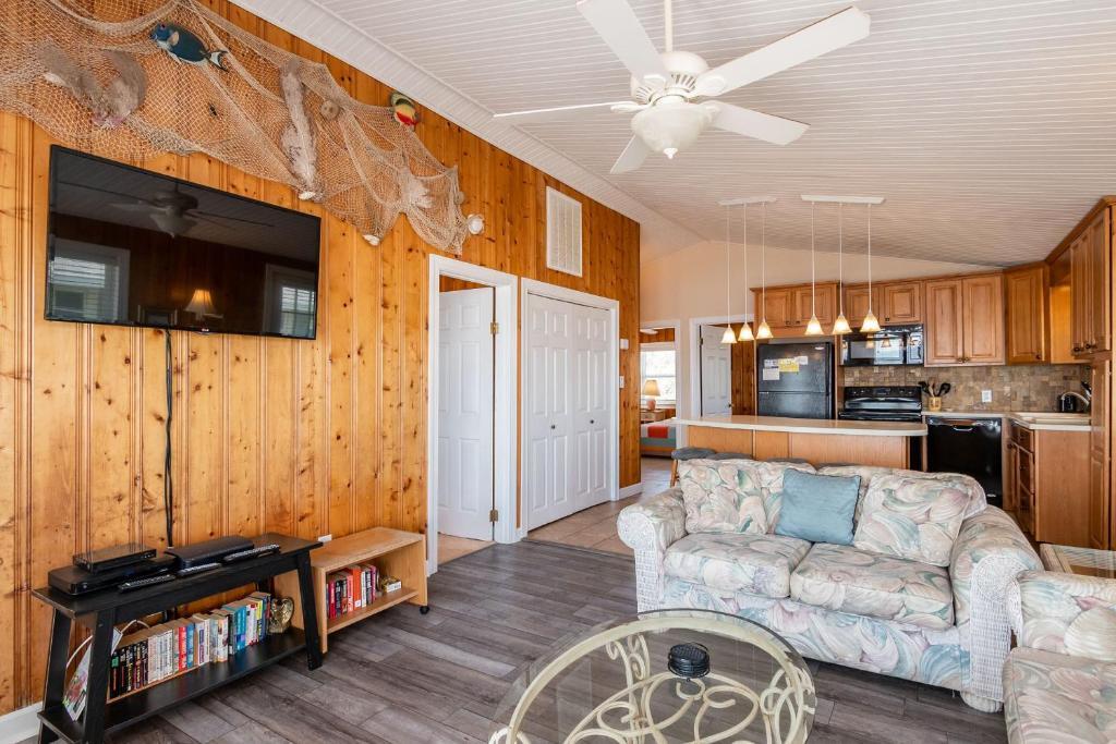 Windward Mark by Oak Island Accommodations - photo 10