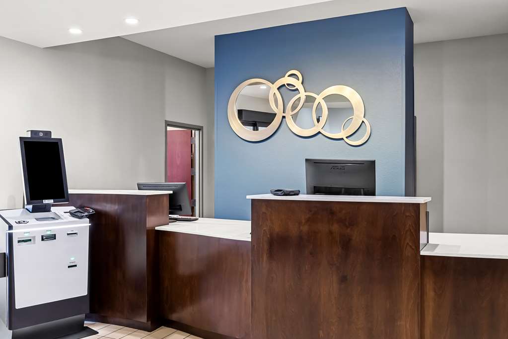 Best Western St. Louis Airport North Hotel & Suites - photo 35