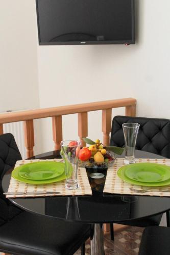 Guest House on Gia Abesadze Street