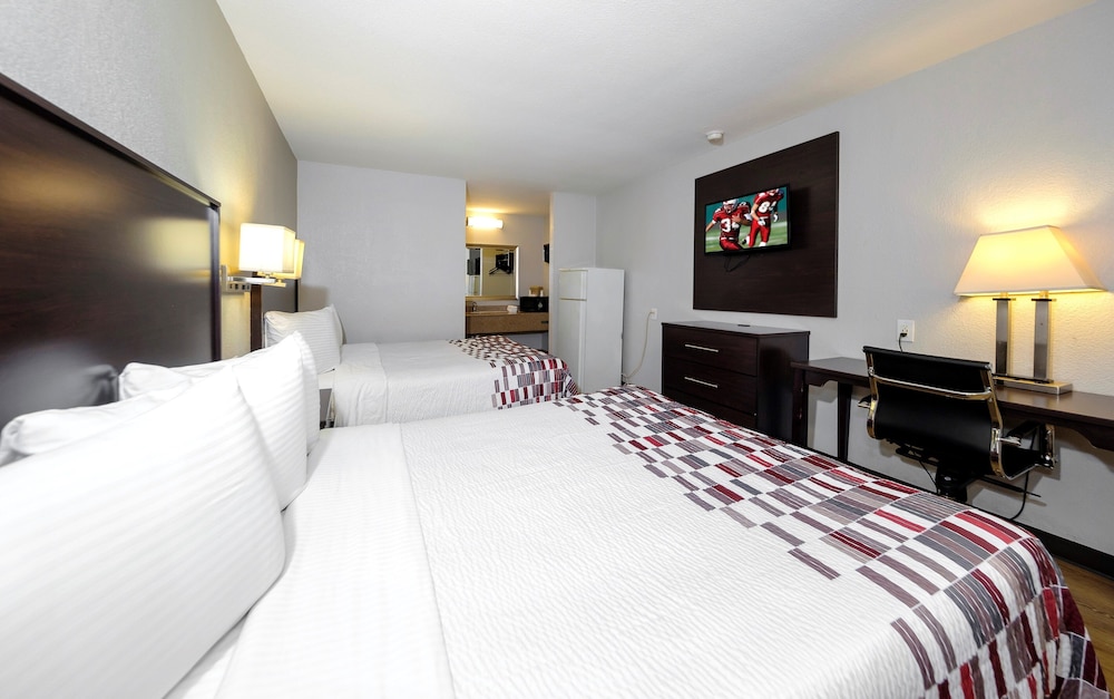 Red Roof Inn Arlington Entertainment District - photo 22
