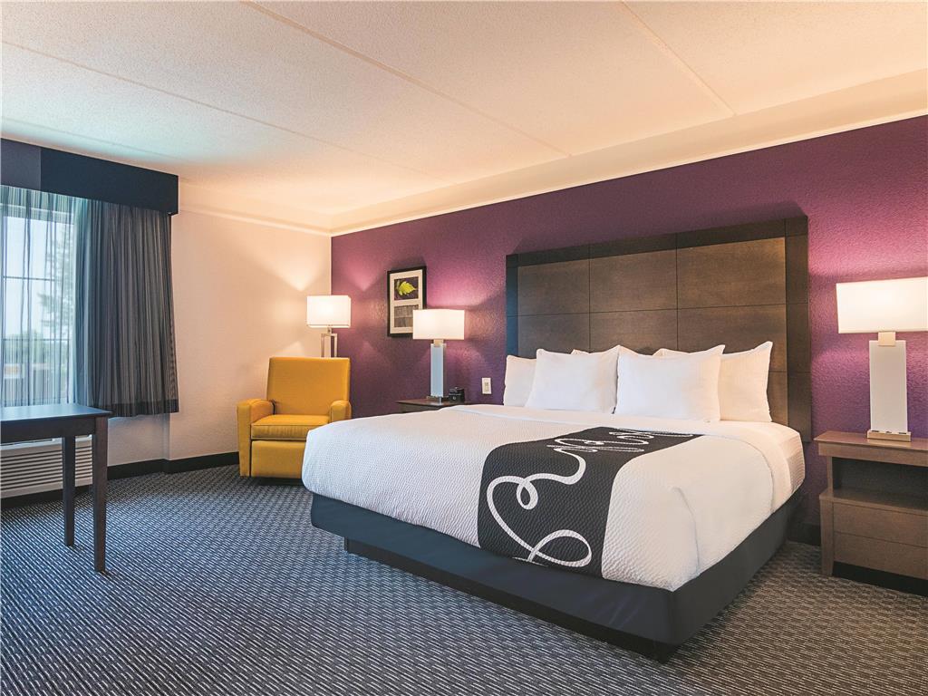 La Quinta Inn & Suites by Wyndham Virginia Beach - photo 8