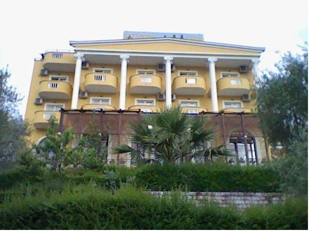 Hotel Bar Restorant Le Olive - carbon neutral hotel in Elbasan