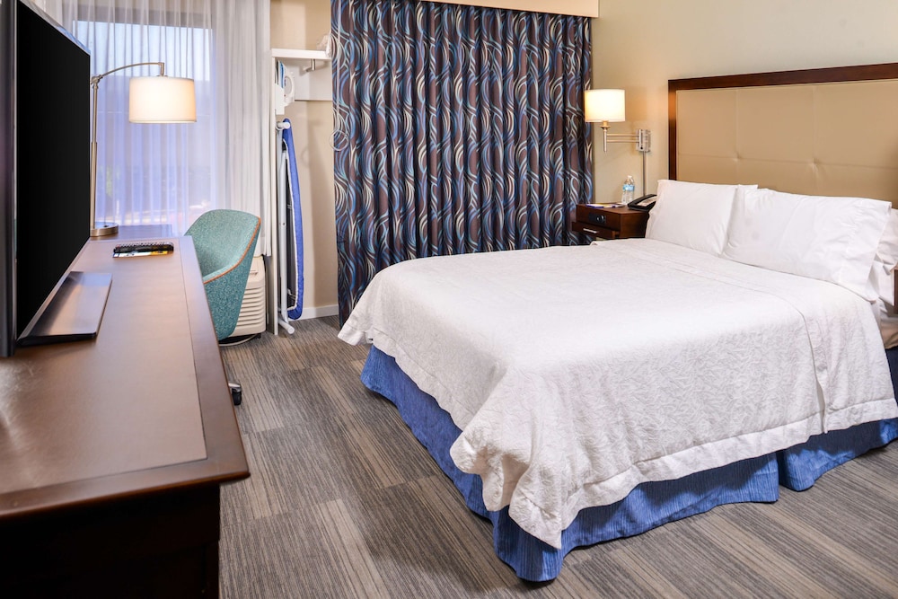 Hampton Inn Seattle Airport - photo 9