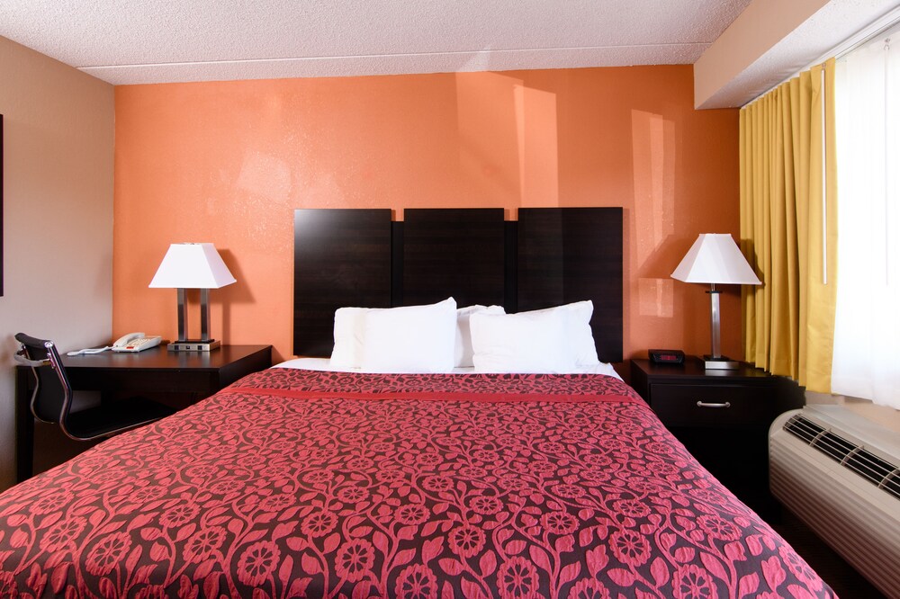 Days Inn By Wyndham Pittsburgh Harmarville - photo 10