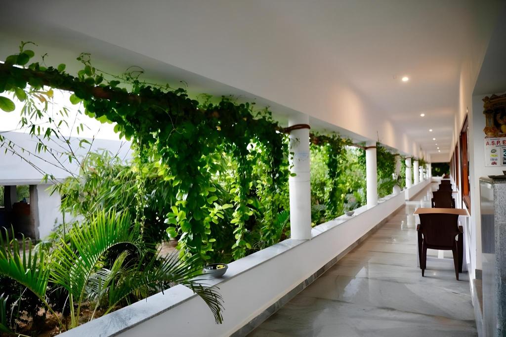 Alice Paradise by Moonrakers in Seven Pagodas, India