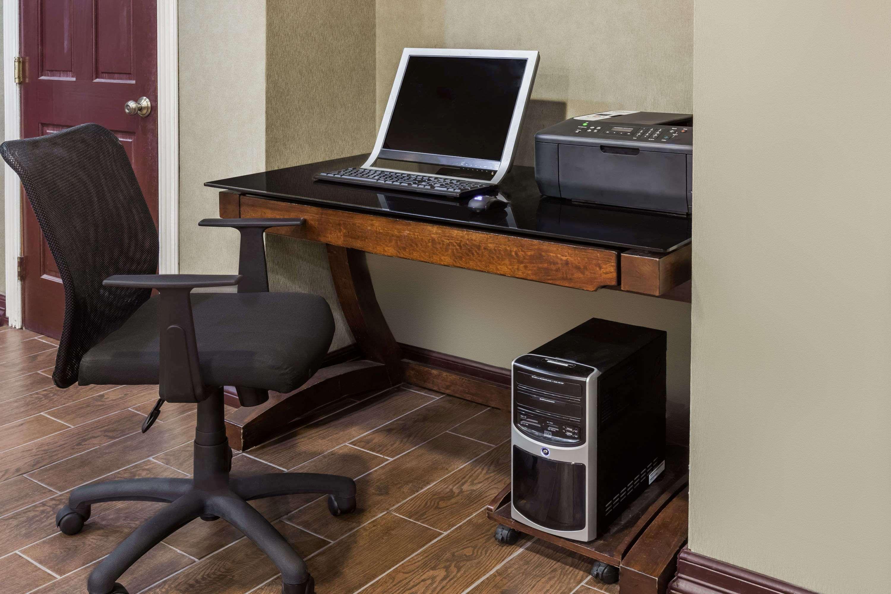 Hawthorn Extended Stay by Wyndham Dallas - photo 15