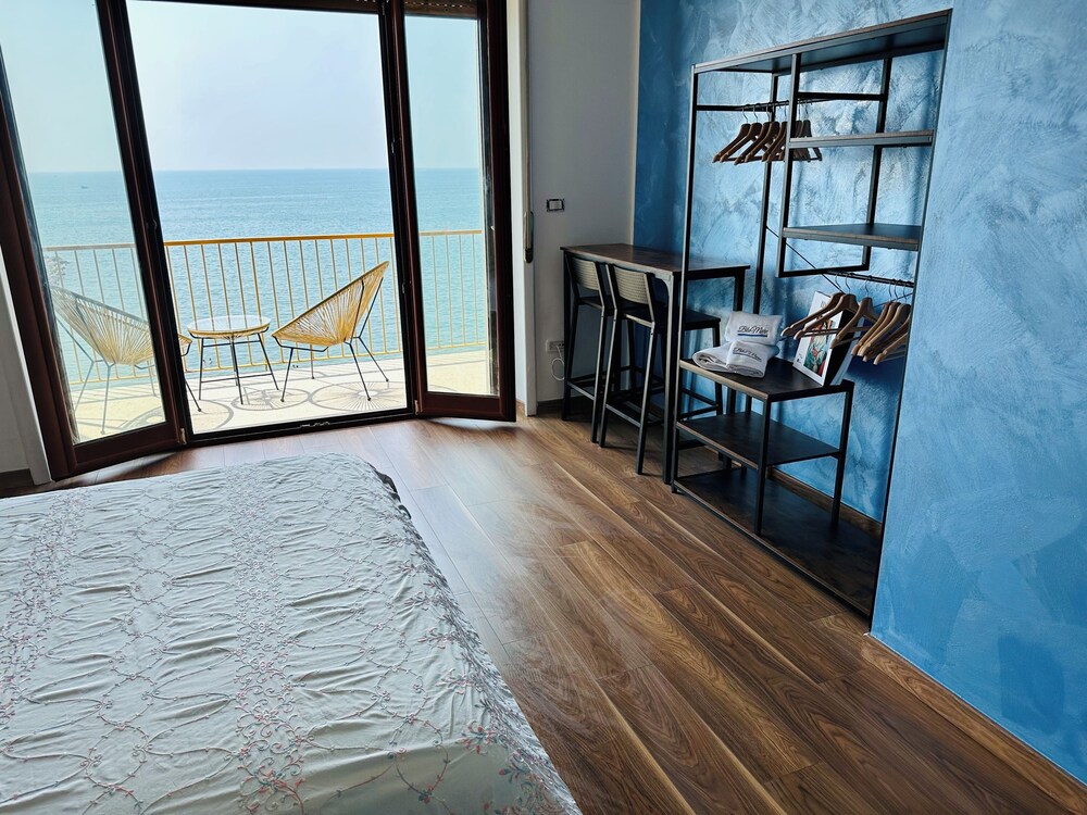 BluMare ArtHouse in Salerno, Italy