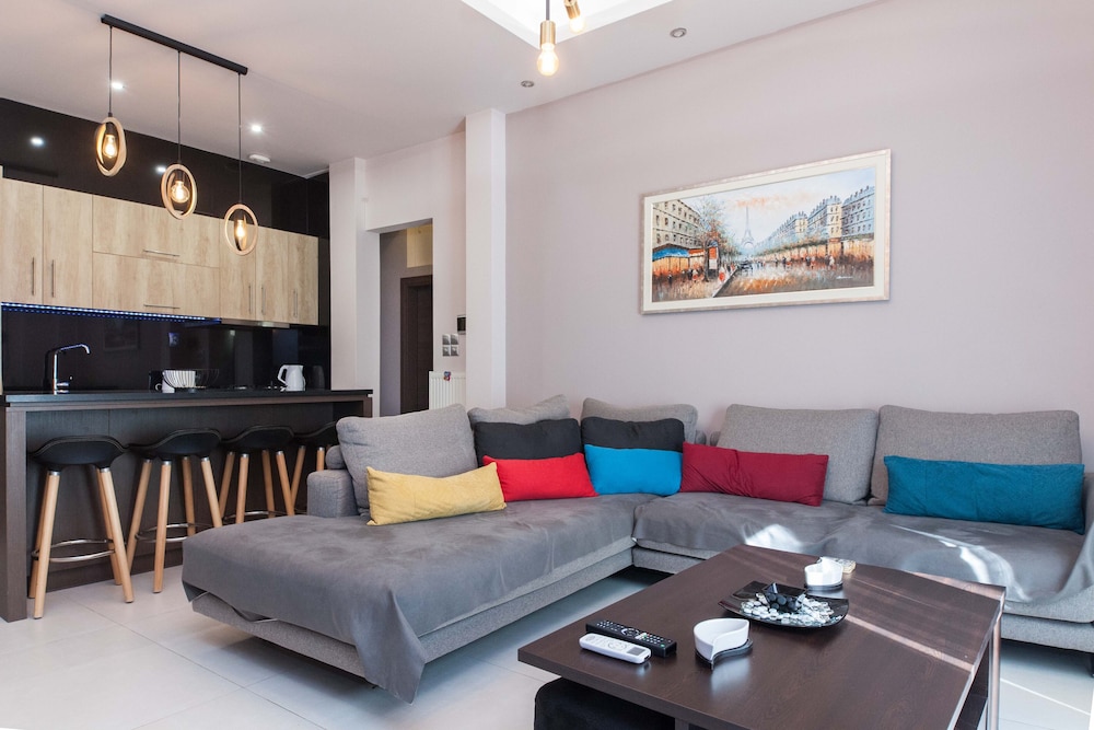 Kallithea Comfort 3 Bd Family Apt — 4-Star Luxury Hotel in Kallithea, Greece