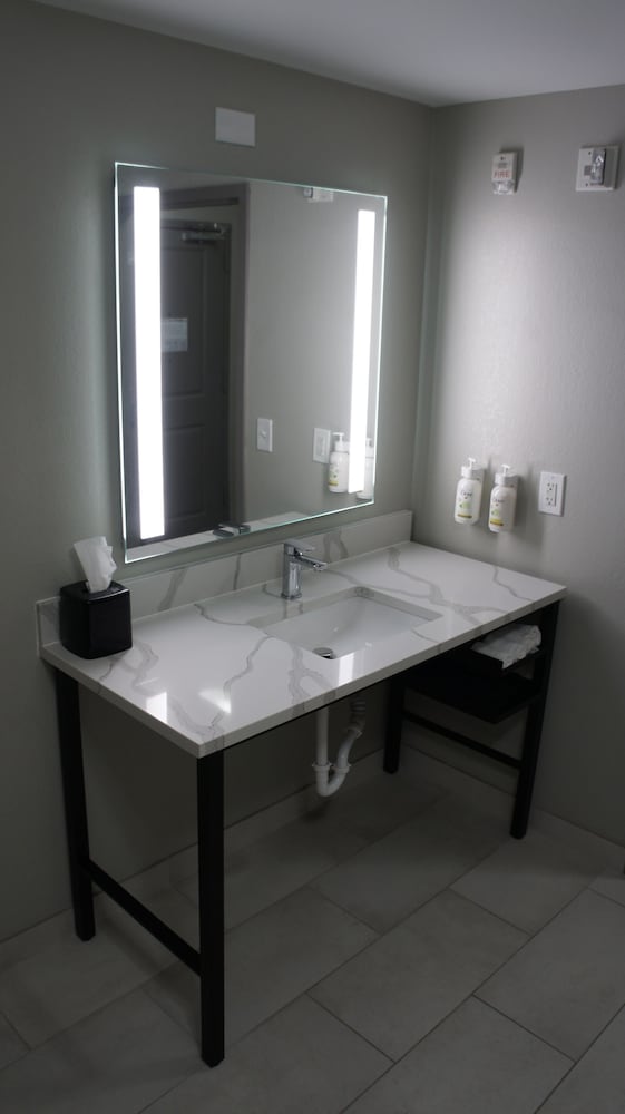 Hawthorn Extended Stay By Wyndham Knoxville - photo 18