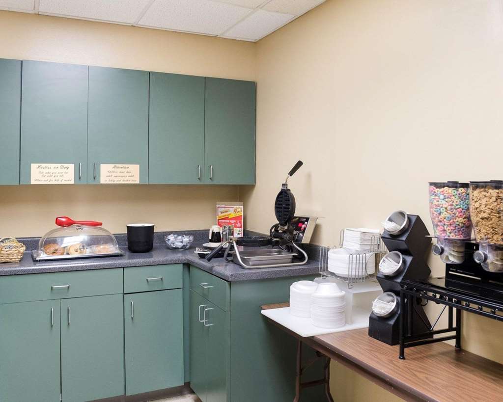 Econo Lodge Yazoo City - photo 36