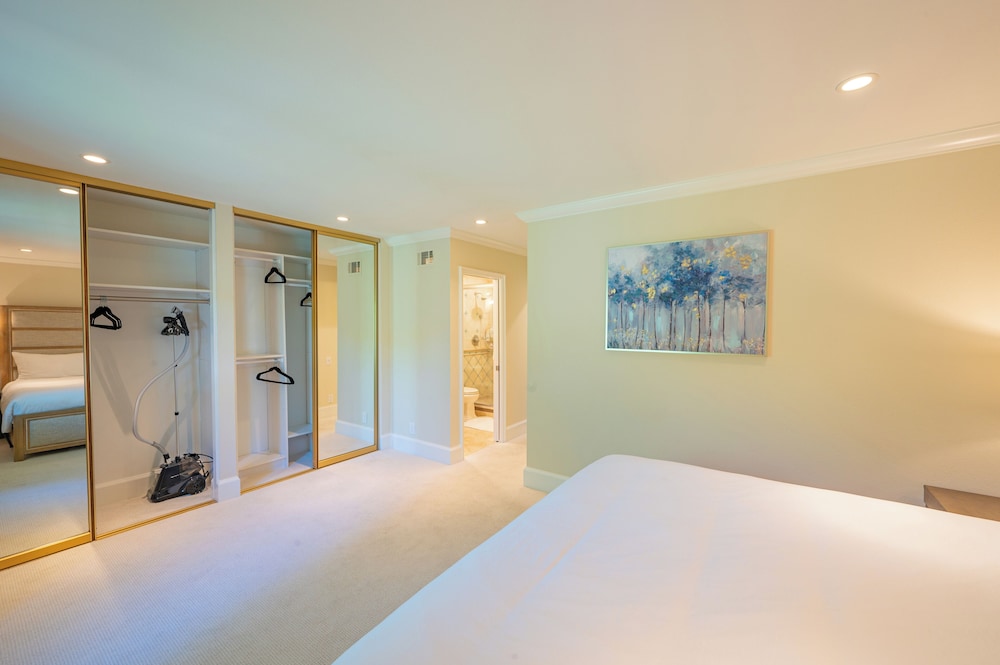 Luxury living with Spa &Pool near Disney — hotel in Placentia
