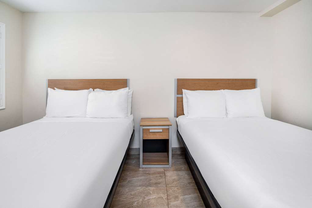 Super 8 by Wyndham Bakersfield CA - photo 19