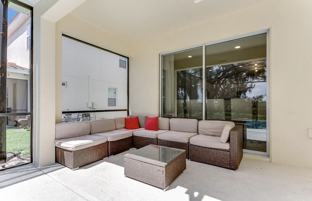 Beautiful 9 bedroom pool home located in the Solterra Resort home - photo 36