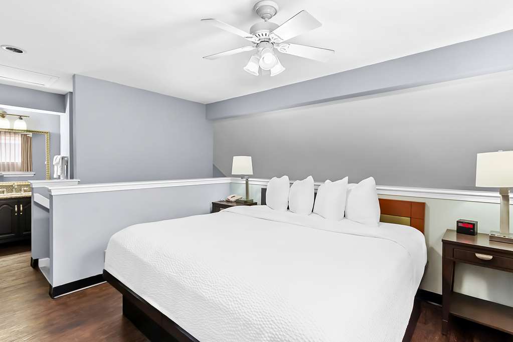 SureStay Studio by Best Western Pensacola - photo 13
