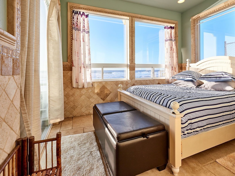 Admiral's Beach Retreat - photo 25