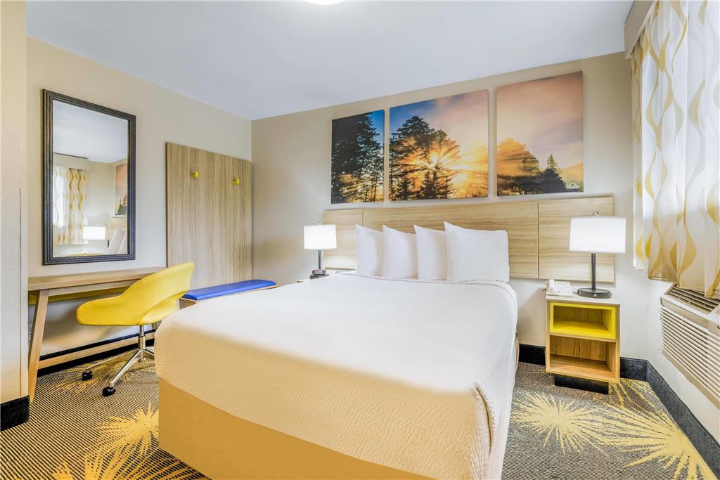 Days Inn by Wyndham Cortez - photo 24