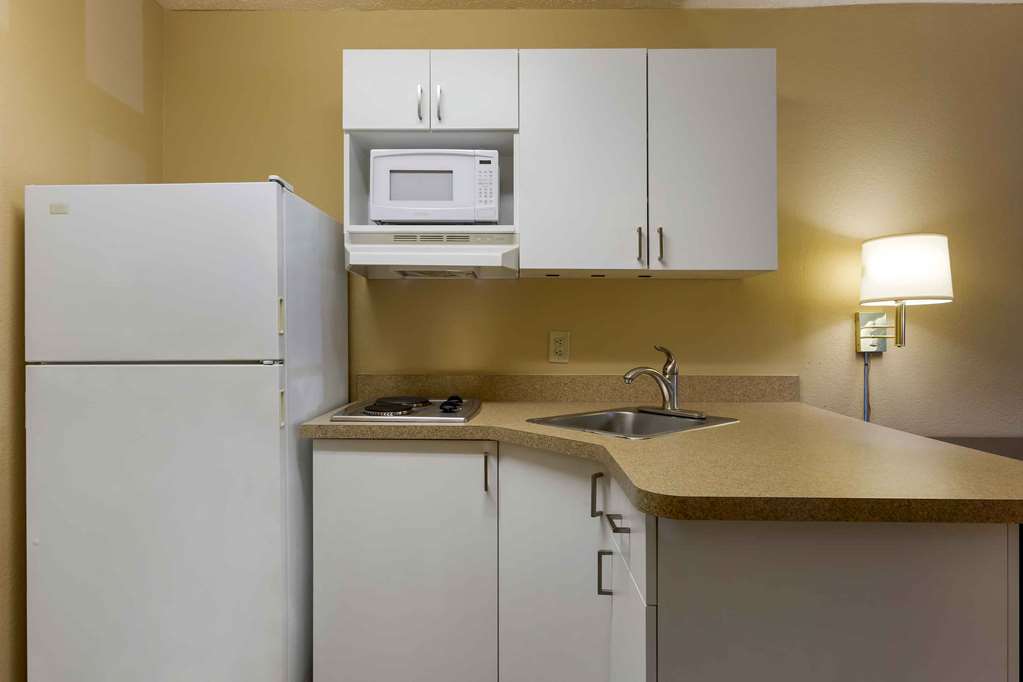 Extended Stay America Select Suites Phoenix Scottsdale North - photo 18