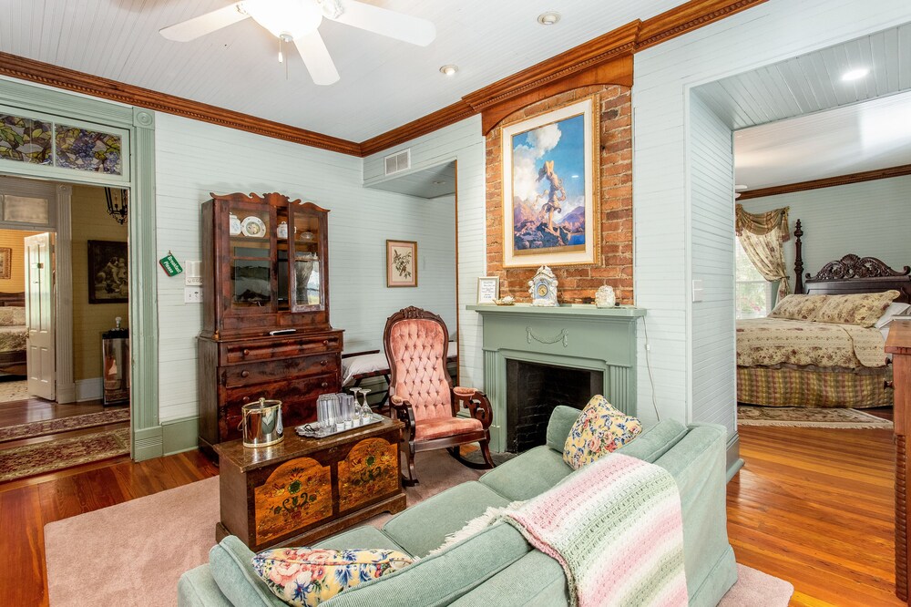 Lake Allatoona Inn - photo 20