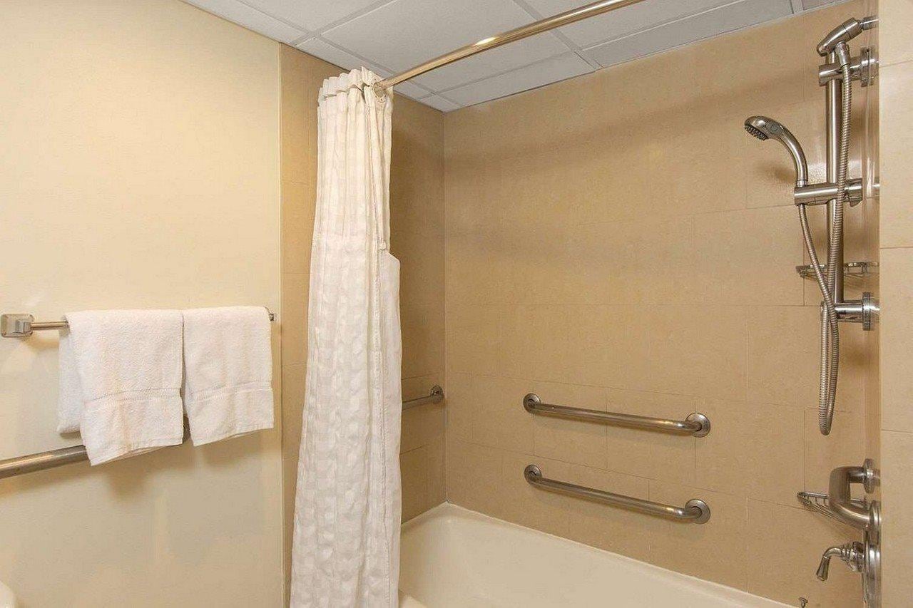Aksarben Suites Trademark Collection by Wyndham - photo 30