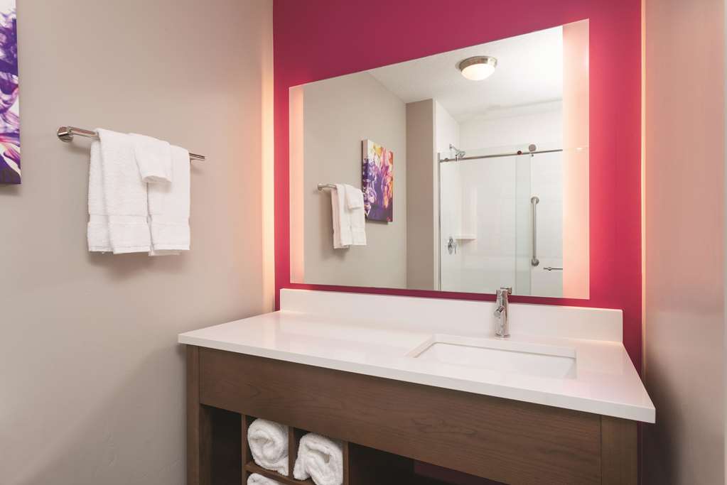 La Quinta Inn & Suites by Wyndham South Jordan - photo 14
