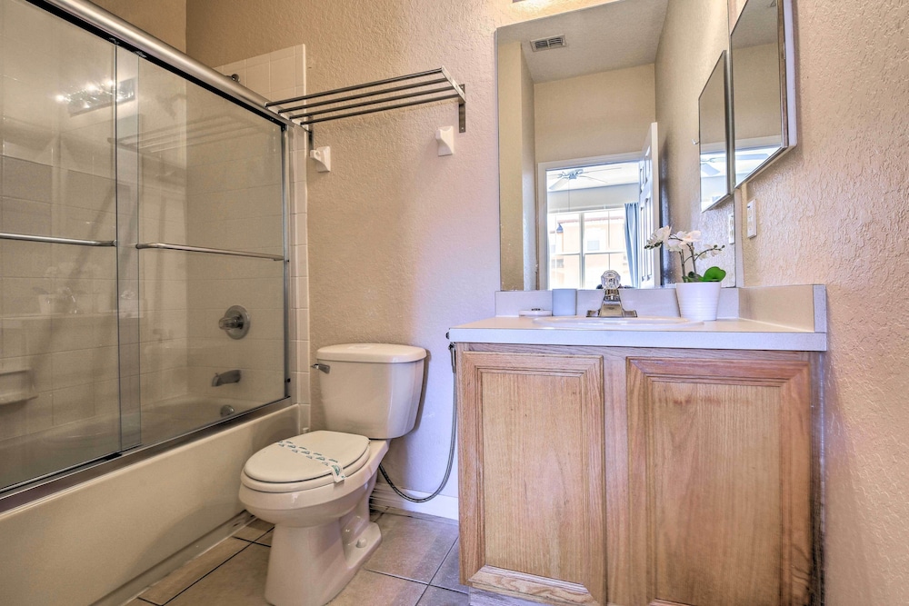 Cozy Resort Townhome w Gas Grill 3 Mi to Disney - photo 22