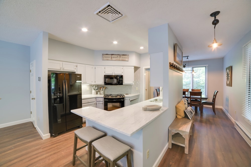 Wintergreen Resort Condo w Deck; Ski Hike Shops - photo 6
