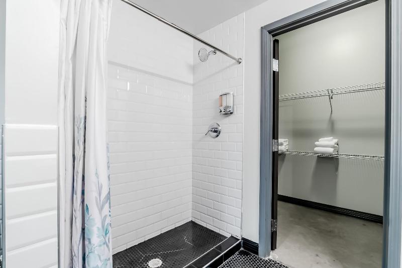 Luxury Downtown Dallas Stay by Amyfinehouse - photo 170