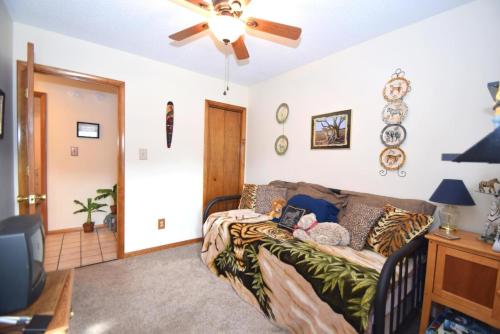 Kelly Road 710 by RedAwning - photo 6