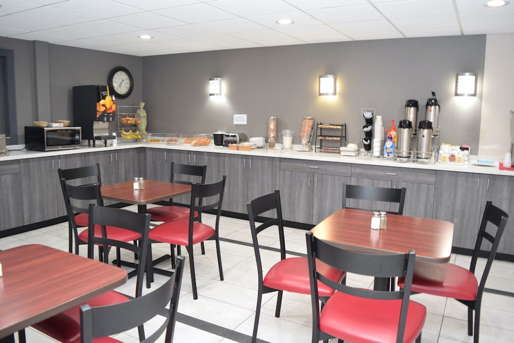 Red Roof Inn Batavia - photo 24