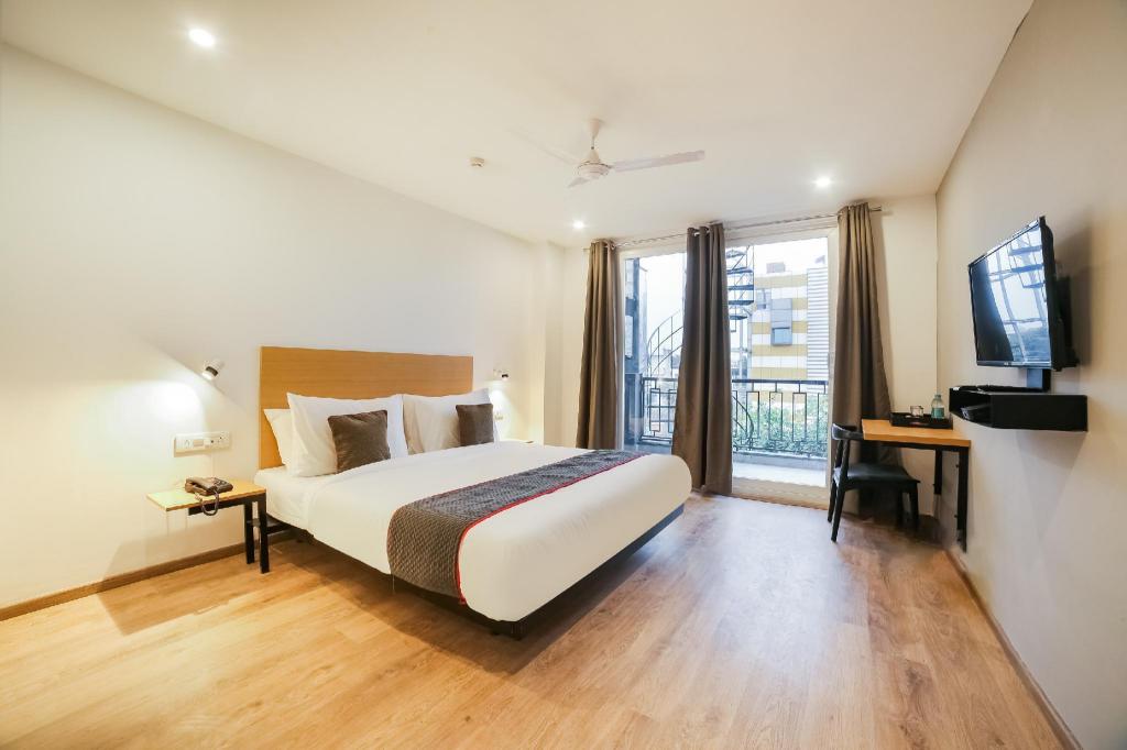 Super Townhouse 557 Near Golf course road
