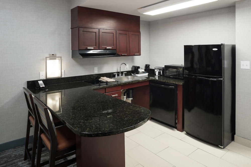 Hampton Inn & Suites Memphis Beale Street - photo 31