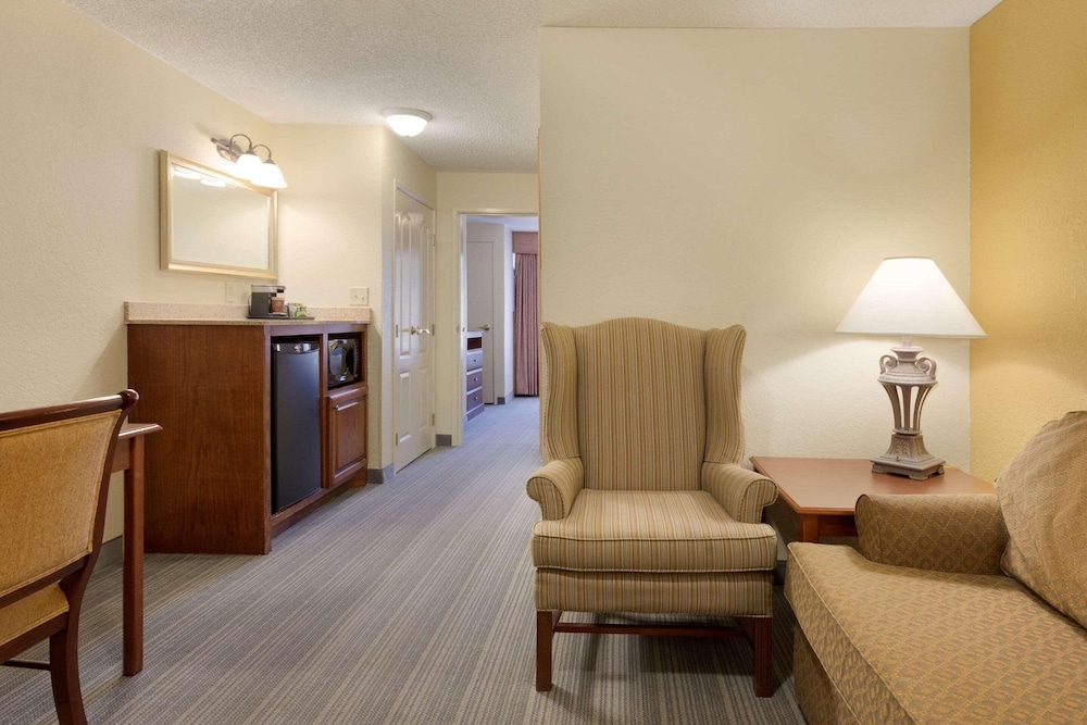 Country Inn & Suites by Radisson Norman near University - photo 6