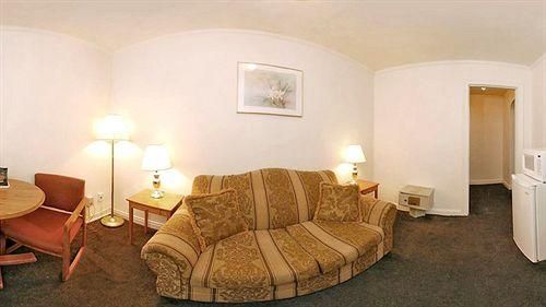 Rodeway Inn Woodbridge - photo 6