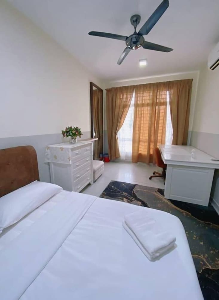 Homestay DAR AL JUFRY fully aircond — 4-Star Luxury Hotel in Kuantan, Malaysia