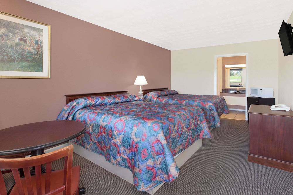 Knights Inn Grand Blanc - photo 8