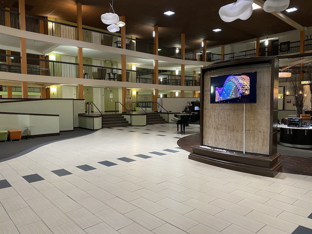 Clarion Hotel & Suites Conference Center Memphis Airport - photo 15