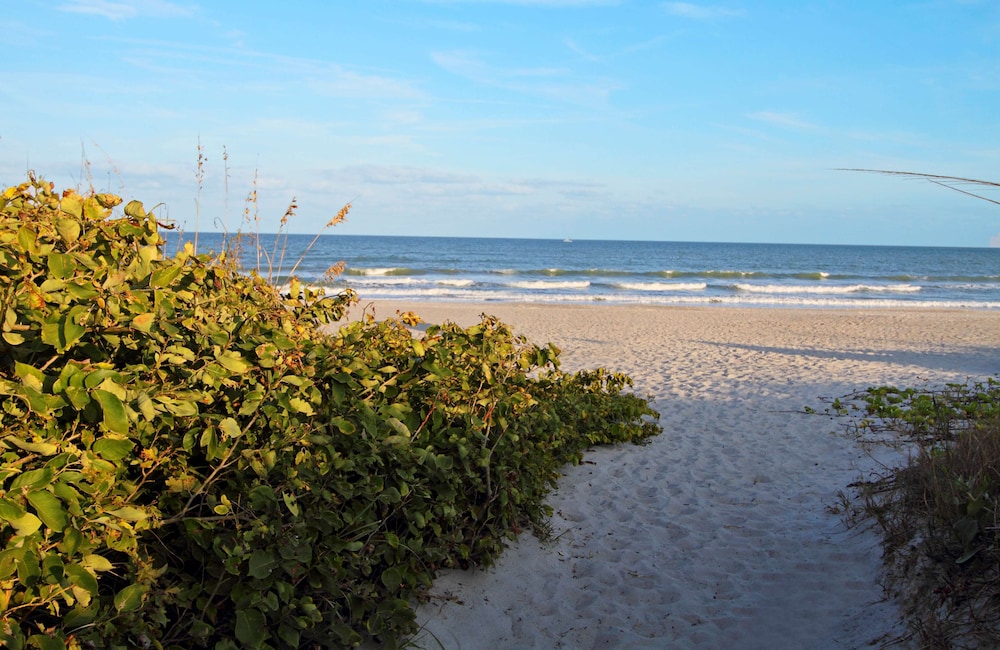 Hampton Inn Cocoa Beach Cape Canaveral - photo 56
