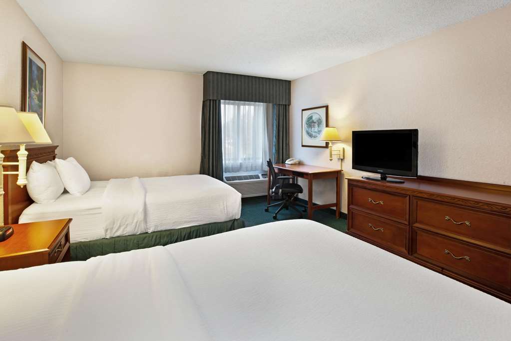 La Quinta Inn by Wyndham Detroit Canton - photo 16