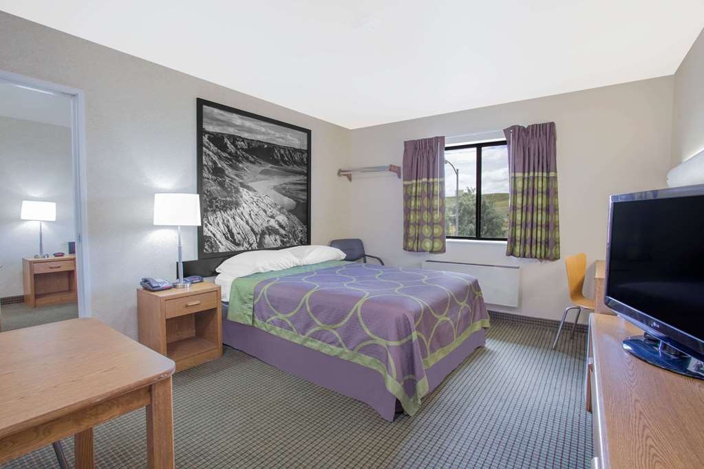 Super 8 by Wyndham Havre - photo 12