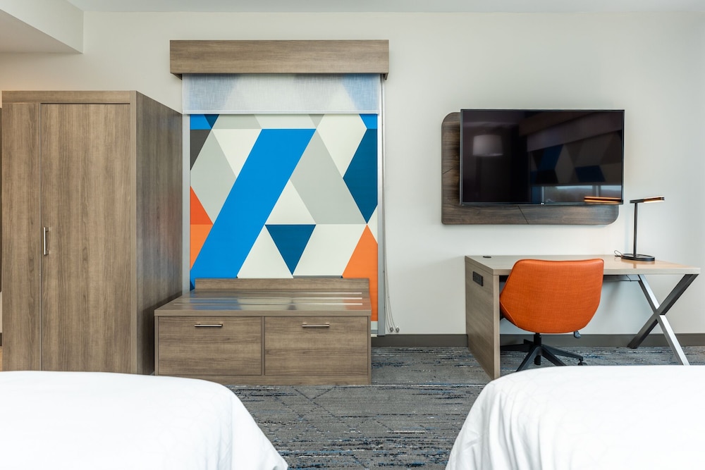 Holiday Inn Express & Suites Charlottesville by IHG - photo 55