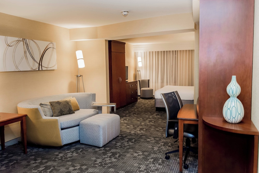Courtyard Marriott Lafayette - photo 20