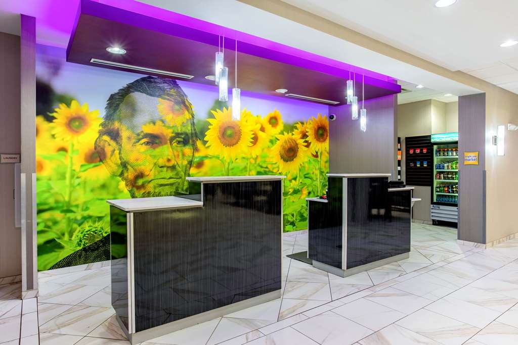 La Quinta Inn & Suites by Wyndham Springfield IL - photo 12