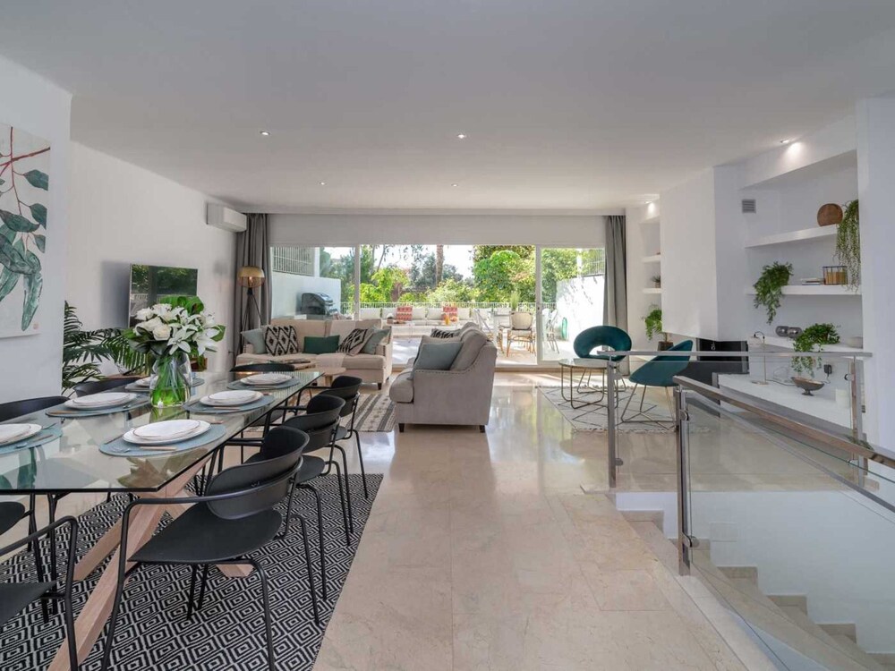 R o Real Sunshine Retreat — hotel in Marbella