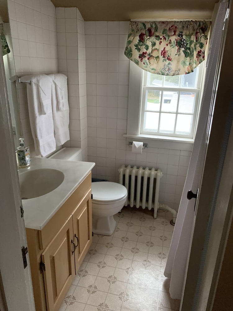 Lovett s Inn and Restaurant - photo 34