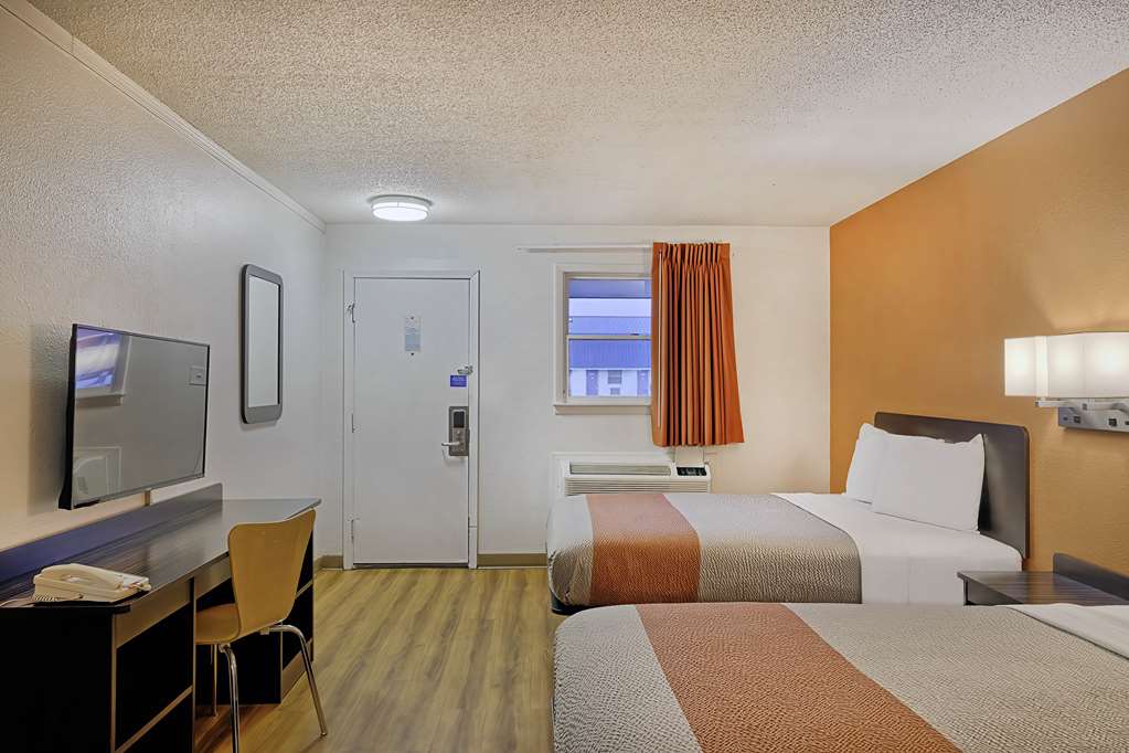 Motel 6 Sullivan MO - photo 8