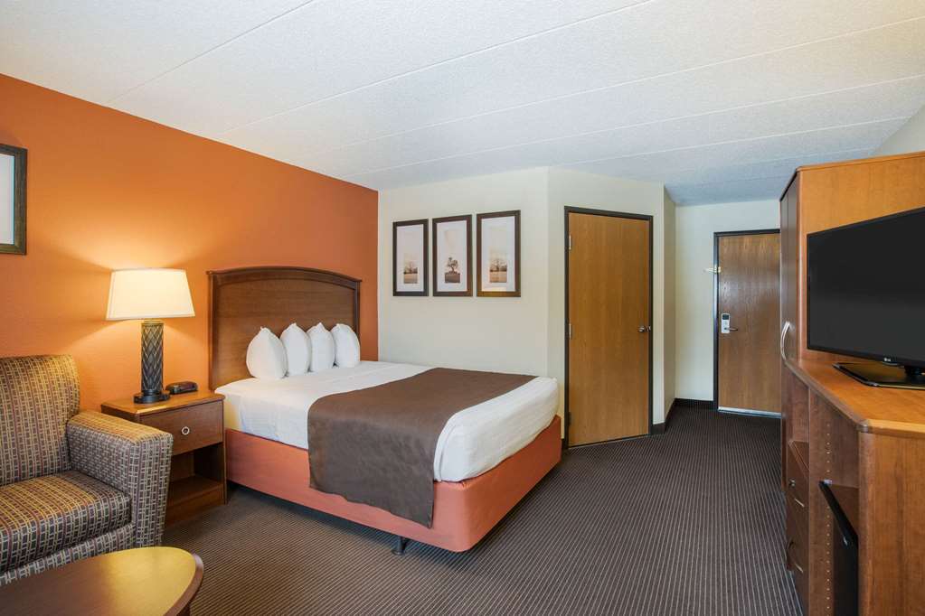 AmericInn by Wyndham Grand Forks - photo 15